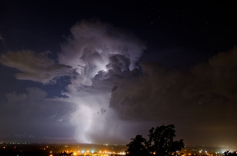 Forecasters to test experimental lightning data